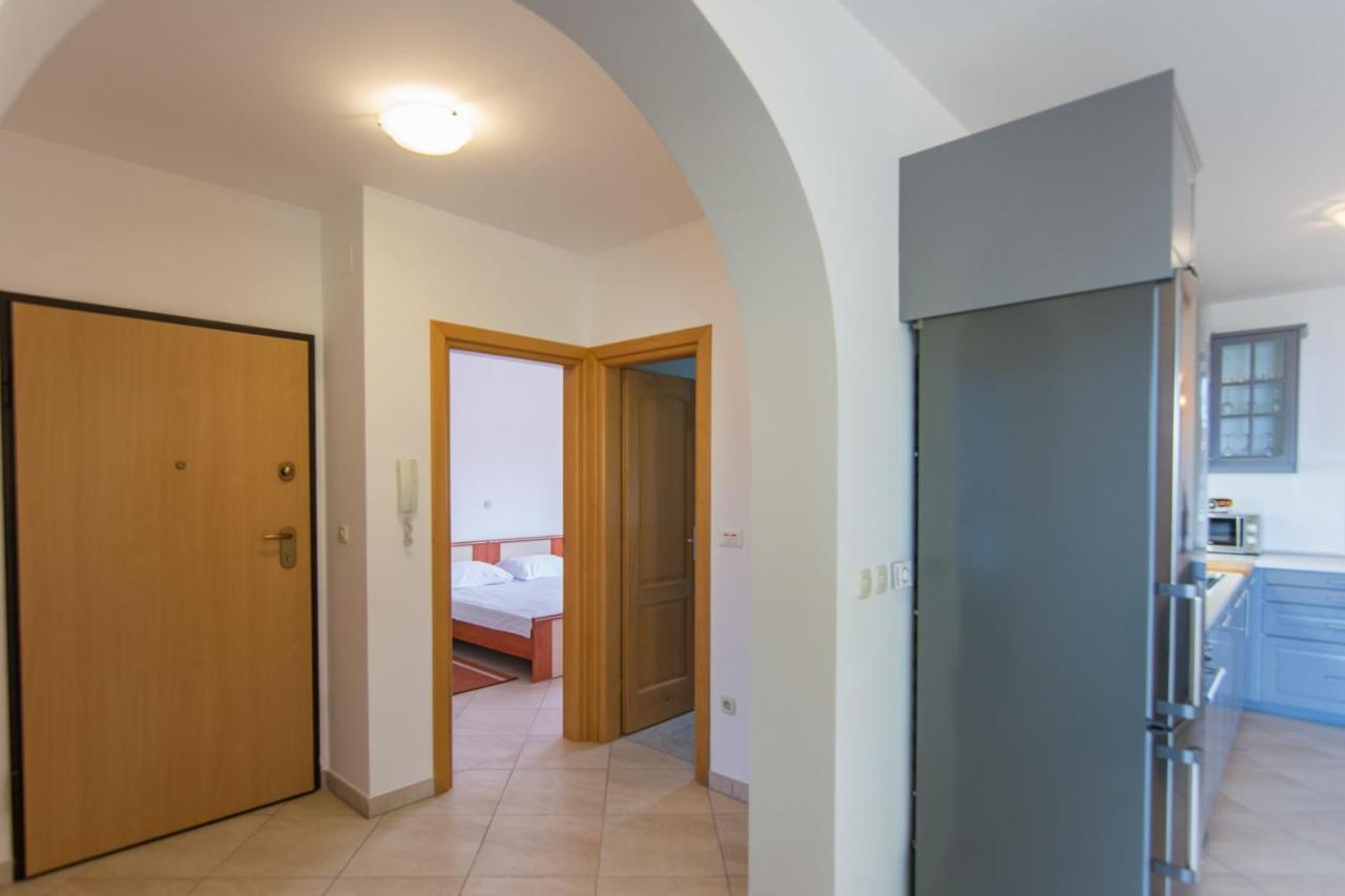 Apartment Jaspis Биоград-на-Мору Экстерьер фото